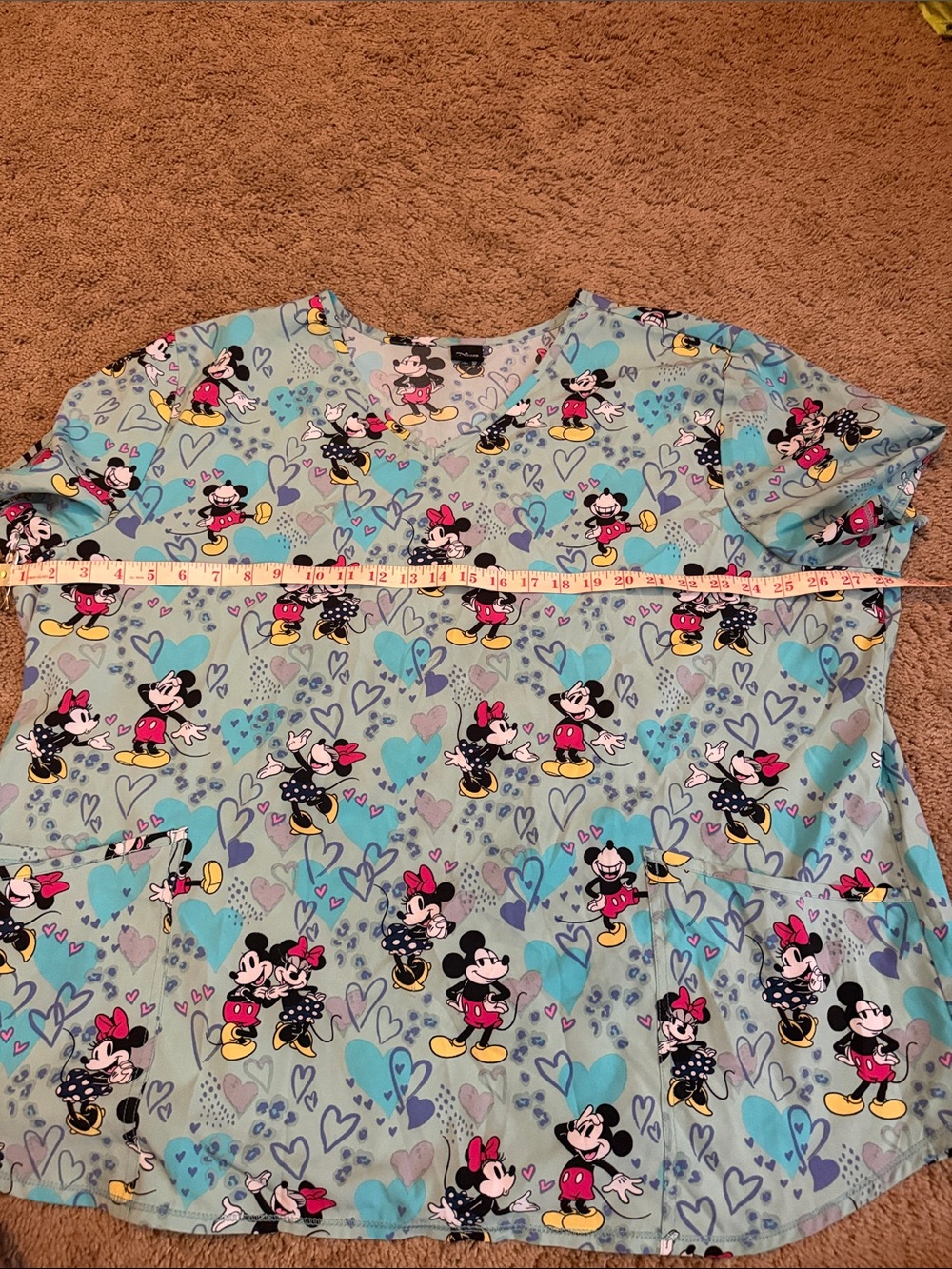 Disney scrub top size 4X minnie and Mickey Mouse